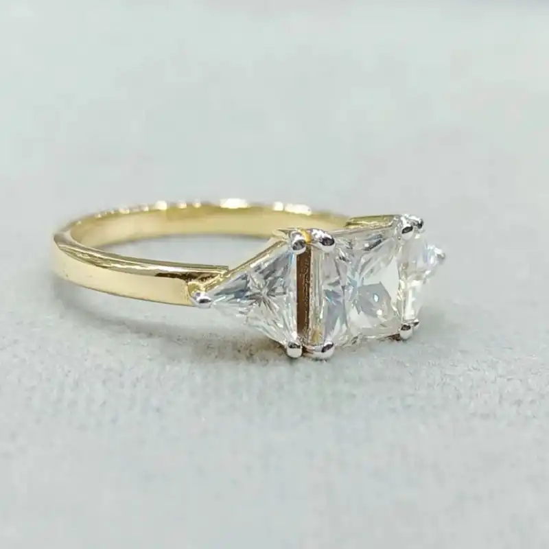 /public/photos/live/300 (2).webp